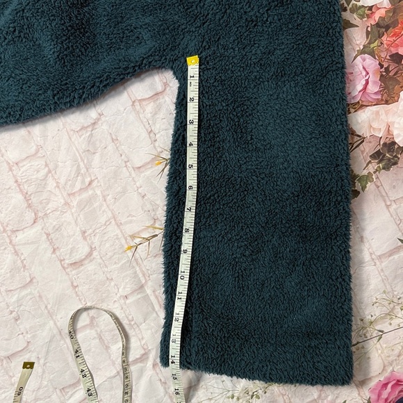 Cozy Dark Green Fleece turtleneck Pullover size S - Picture 10 of 10